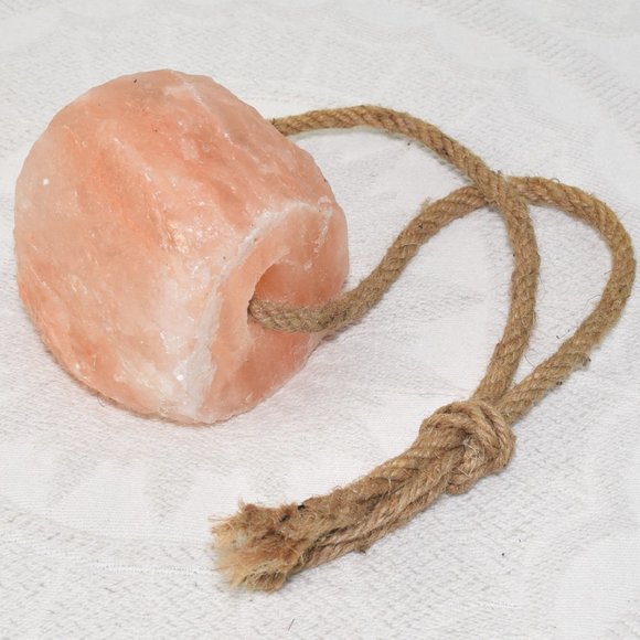 Essential Eighty Himalayan Pink Licking Salt Livestock Horses Deer Elk 3lb NEW - Picture 1 of 8